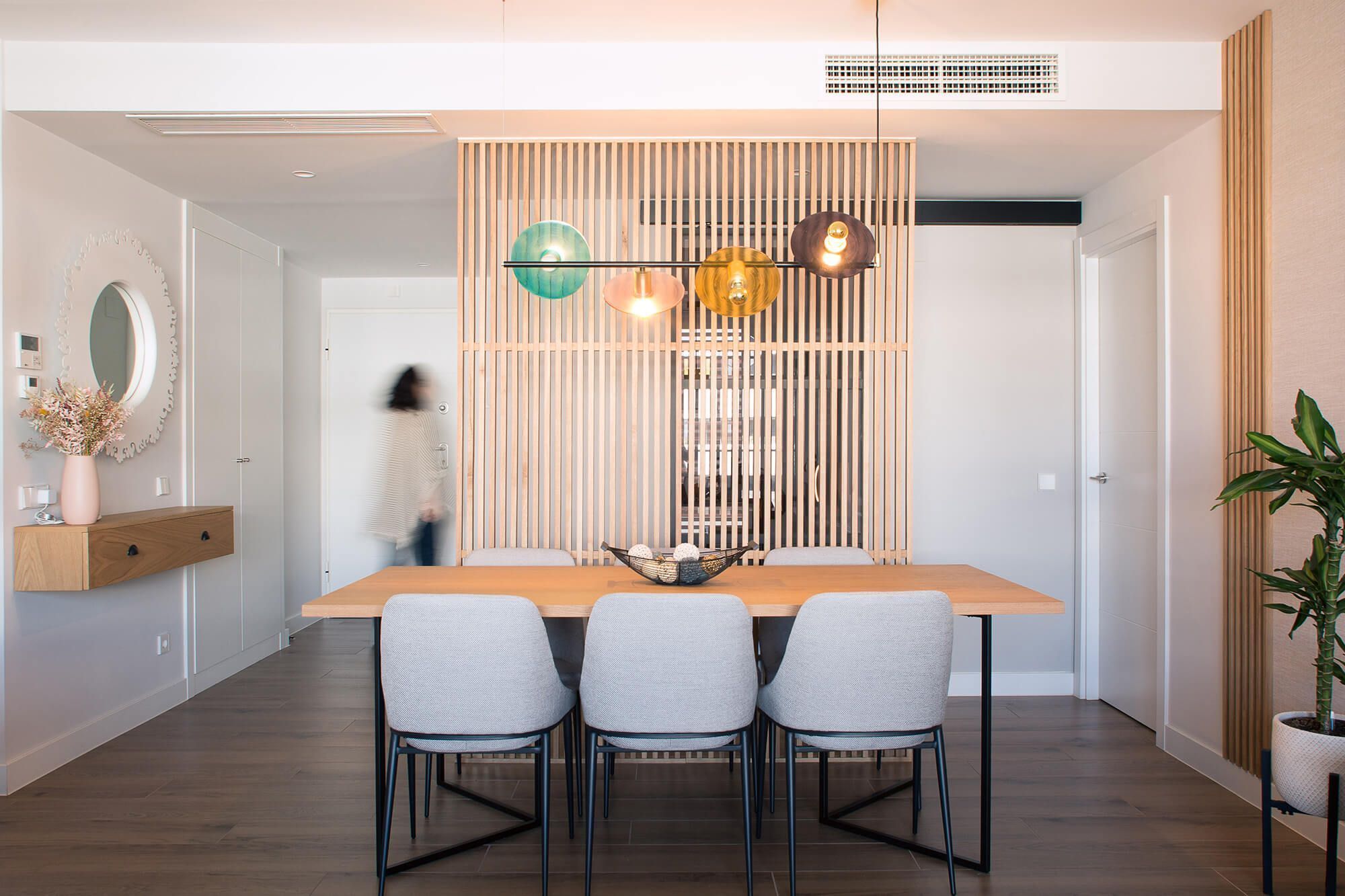 proyecto de interiorismo en coslada, comedor con tablillería, iconicainteriors